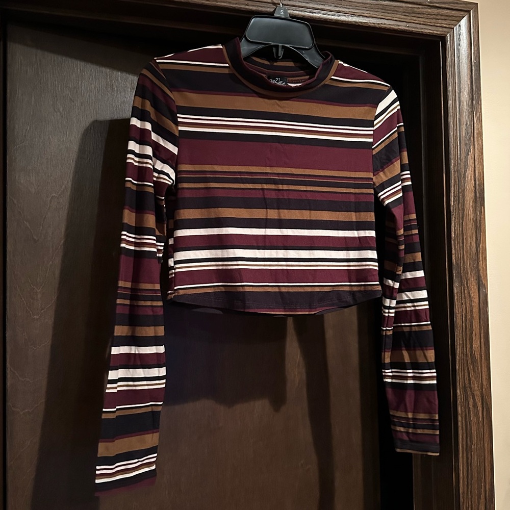 Striped long sleeve crop top